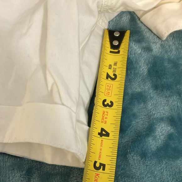 Gap Women’s 14 White 5” Shorts - Picture 6 of 7